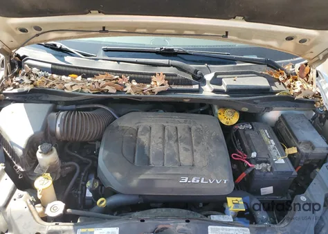 2015 Chrysler Town & Country Touring L z USA, uszkodzony, nr VIN 2C4RC1CG9FR620857